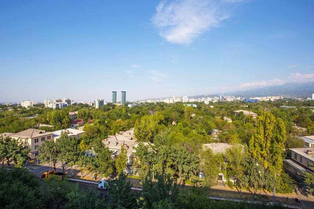 " Atakent " Panoramny Vid Quartira Apartment Almaty Bagian luar foto