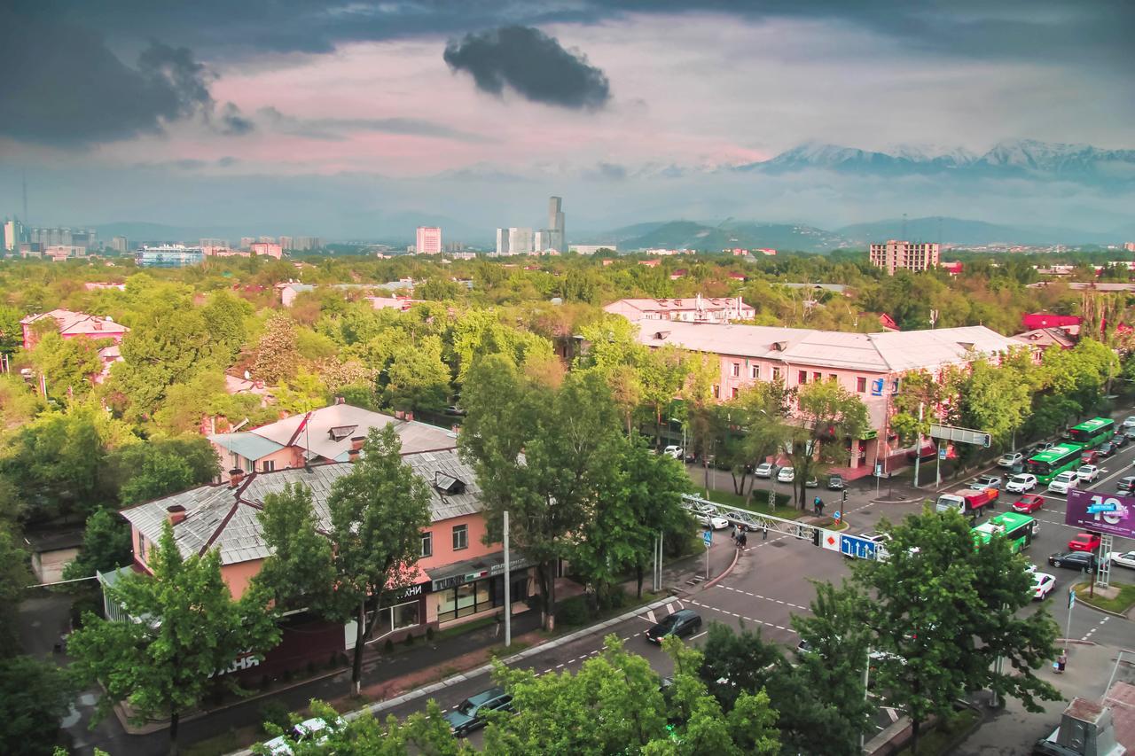 " Atakent " Panoramny Vid Quartira Apartment Almaty Bagian luar foto